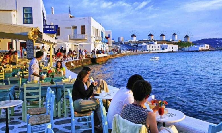 السياح الأجانب في اليونان