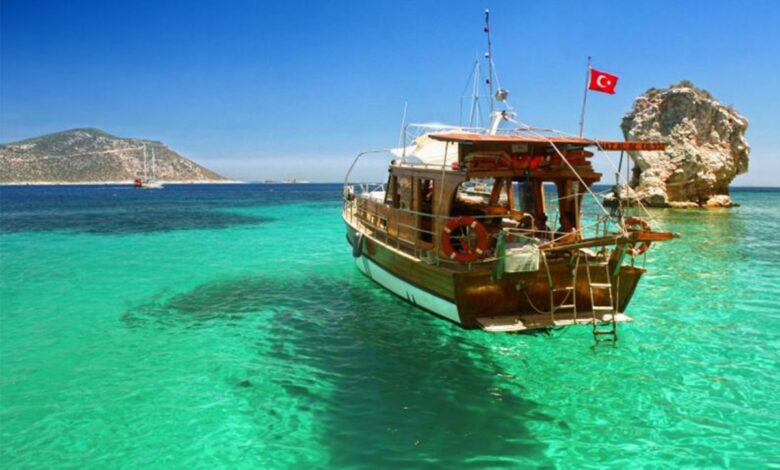 بحر أنطاليا التركية