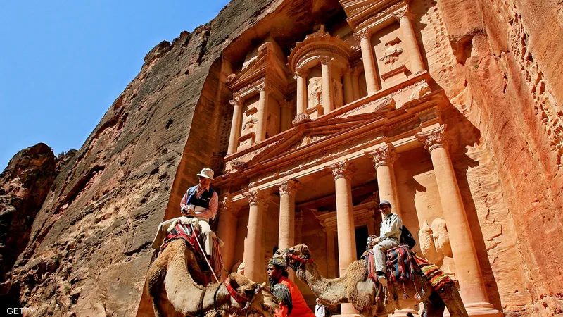 سياح الأردن