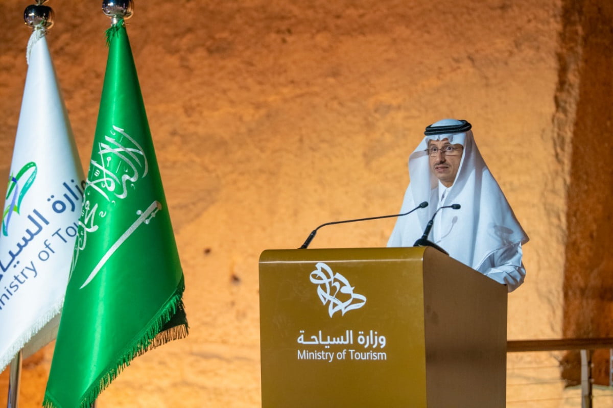 وزير السياحة أحمد الخطيب