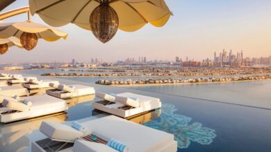 المسابح على أسطح الفنادق في دبي