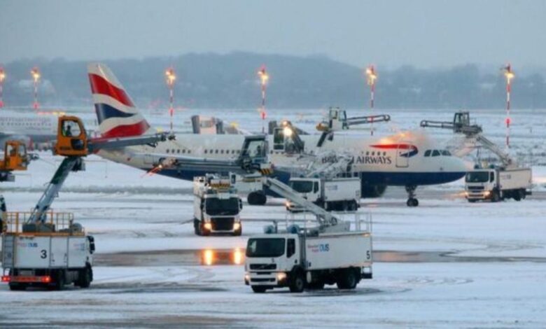 تساقط الثلوج بمطار جلاسكو