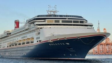 ميناء صلالة يستقبل سفينة سياحية