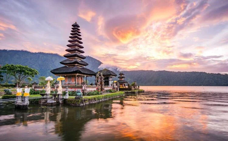السياحة بإندونيسيا