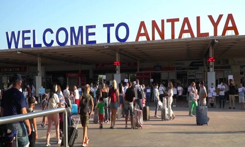 مطار أنطاليا