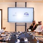 وفد من وزارة التراث والسياحة العمانية