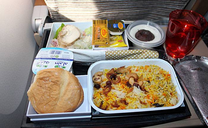 وجبات طيران باهظة الثمن