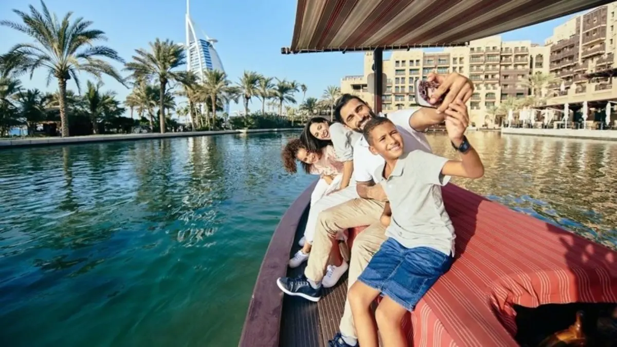 المقيمون في الإمارات