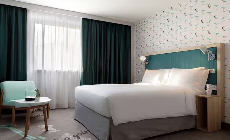 هامبتون باي هيلتون باريس كليشي