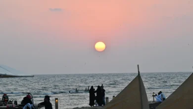 شاطئ "لأوري"