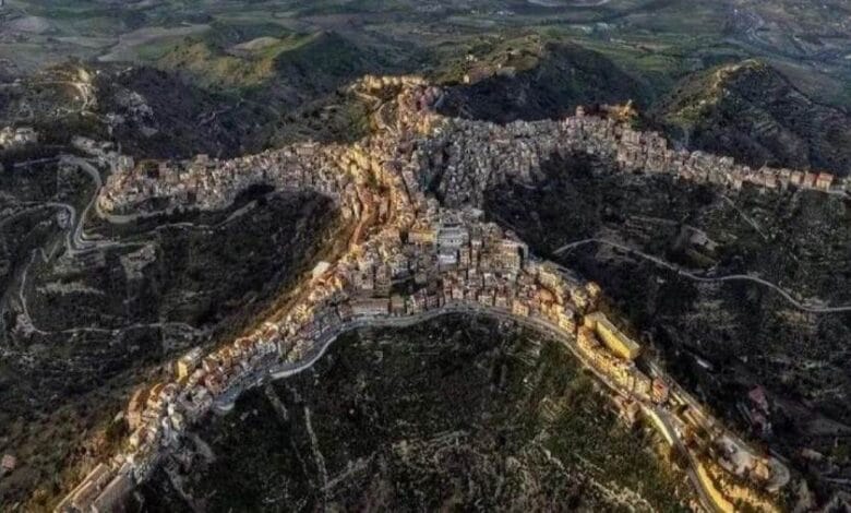 بلدة تشينتوريبي