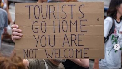 مدن سياحية عالمية تُغلق أبوابها أمام الزوار