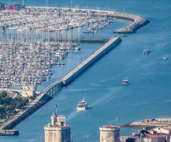 أبراج وميناء مينيمز