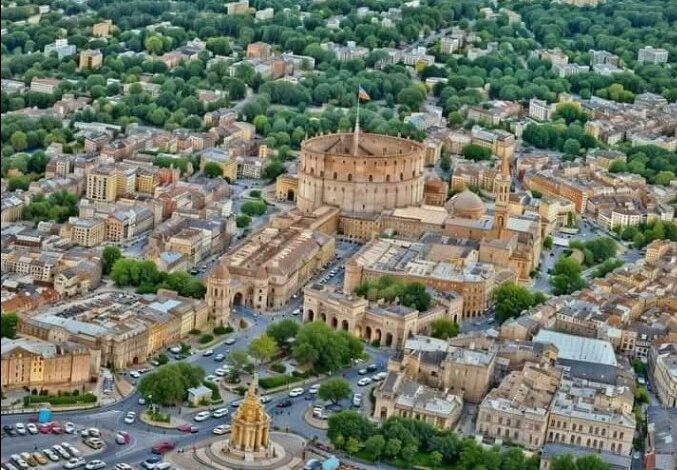 مدينة نزوى العمانية