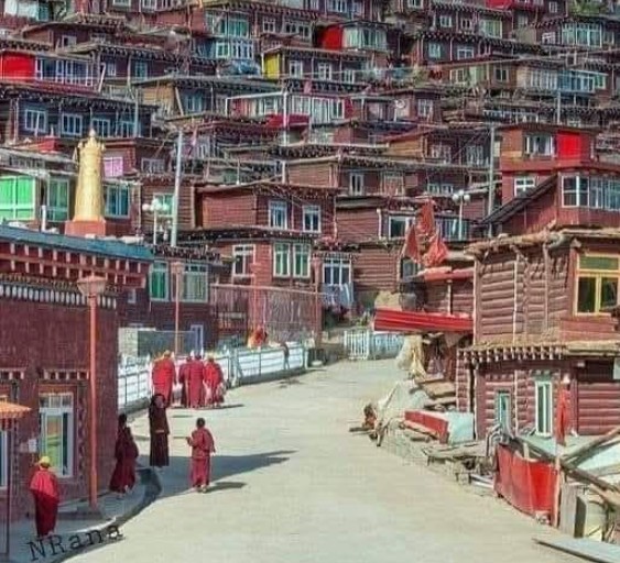 قرية Lharong