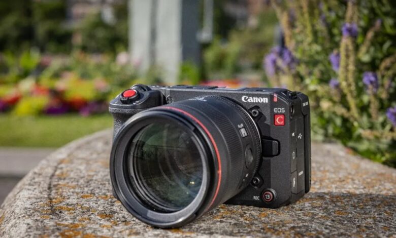 كاميرا EOS C50