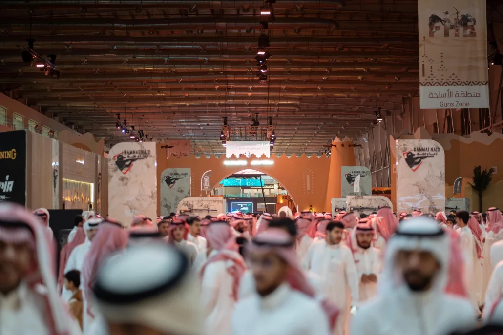 معرض الصقور والصيد