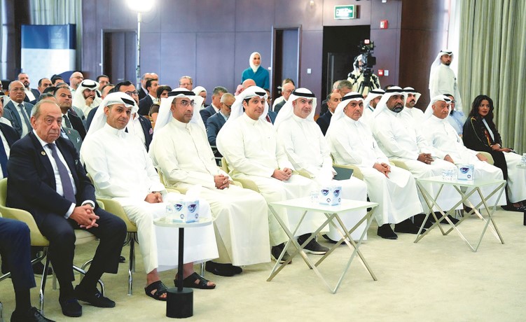 وزير الإعلام والثقافة ووزير الدولة لشؤون الشباب عبدالرحمن المطيري