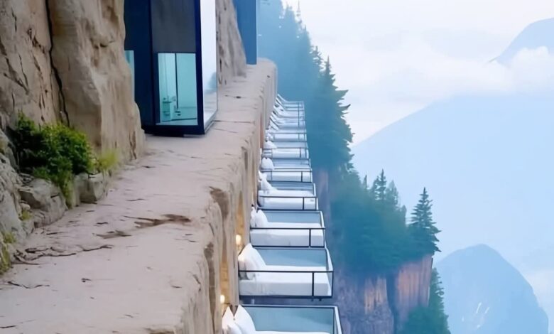 فندق السرير الزجاجي