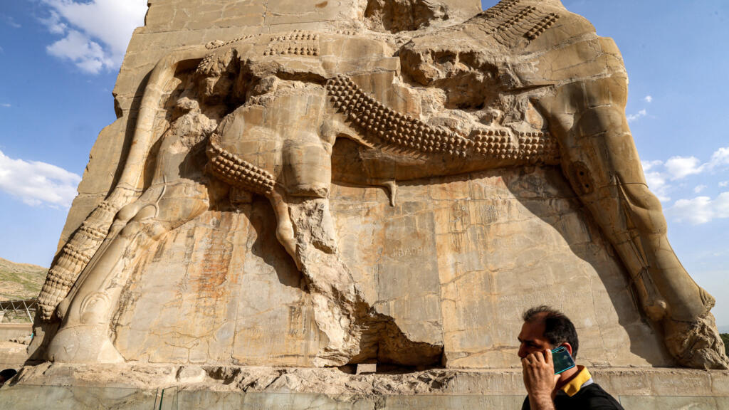 أثار إيران