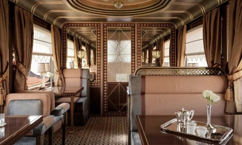 قطار فاخر للغاية في المملكة العربية السعودية