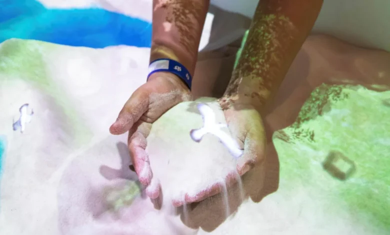 تجارب ضوئية وأنشطة تفاعلية