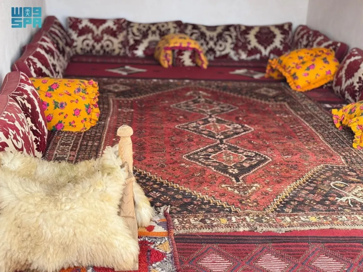 مجالس البيوت الطينية