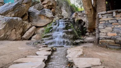 تدفق الماء في قرية ذي عين بالباحة