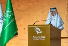 احمد الخطيب وزير السياحة