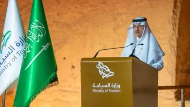 احمد الخطيب وزير السياحة