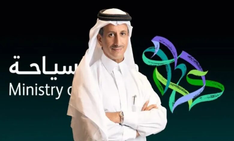 وزير السياحة، أحمد الخطيب