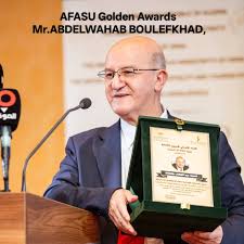 عبد الوهاب بولفخاذ يتوج بجائزة الاتحاد الأفرو-آسيوي AFASU الذهبية