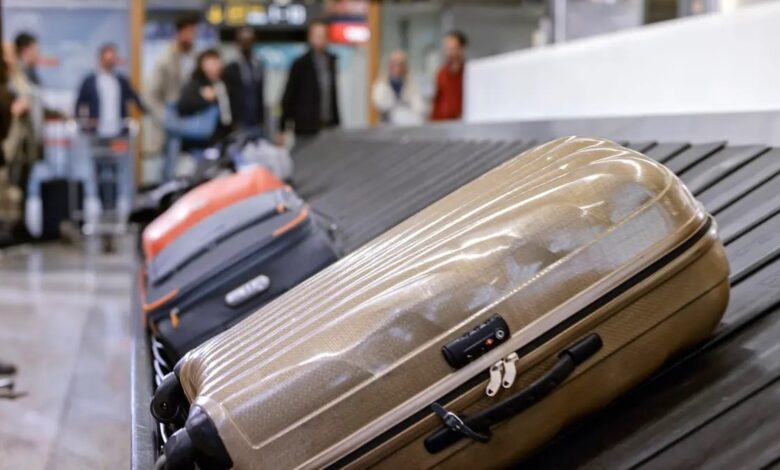 الحقائب في المطار