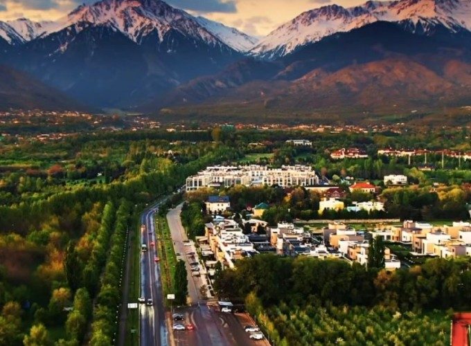 مدينة يسكنها 2.2 مليون نسمة وتحمل اسماً ارتبط بالتفاح.. ما هي؟