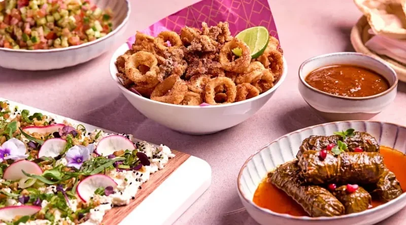 5 مطاعم تقدم خيارات غداء متنوعة داخل فنادق أتلانتس دبي